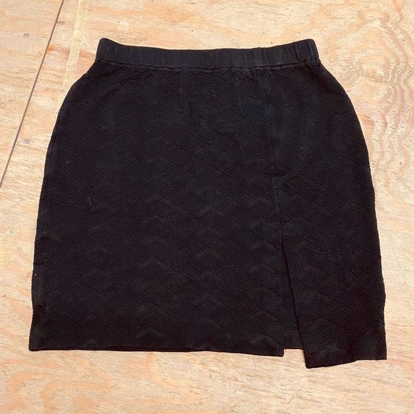 St. John Black Textured Knit Mini Skirt Stretch Size 4 - Picture 8 of 14